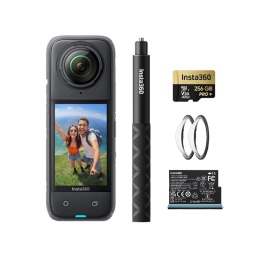 מצלמה עם קיט אביזרים Insta360 X4 Explorer kit