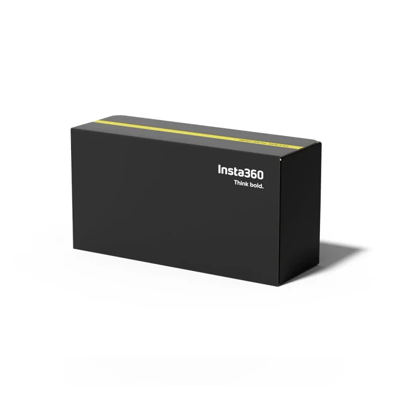 מצלמה וקיט אביזרים  Insta360 X5 ESSENTIAL BUNDLE