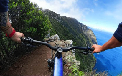 מצלמת אקסטרים אינסטה360 X4