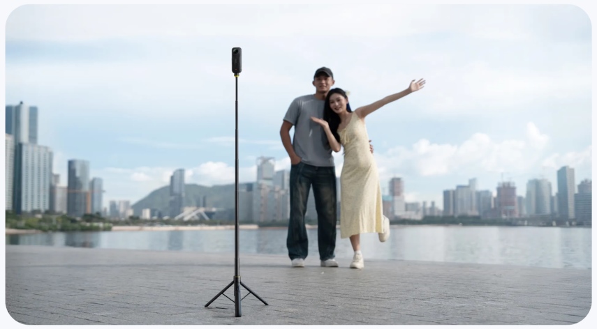 מוט סלפי עם חצובה ושלט 2 ב-1 Selfie Stick + Throwpod Remote Kit