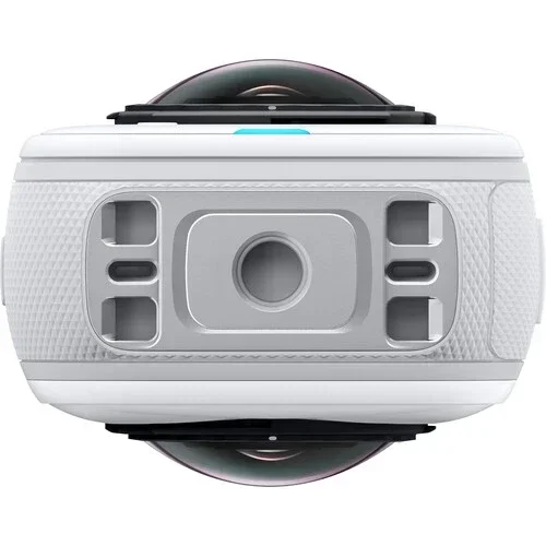 מצלמת אקסטרים Insta360 X5