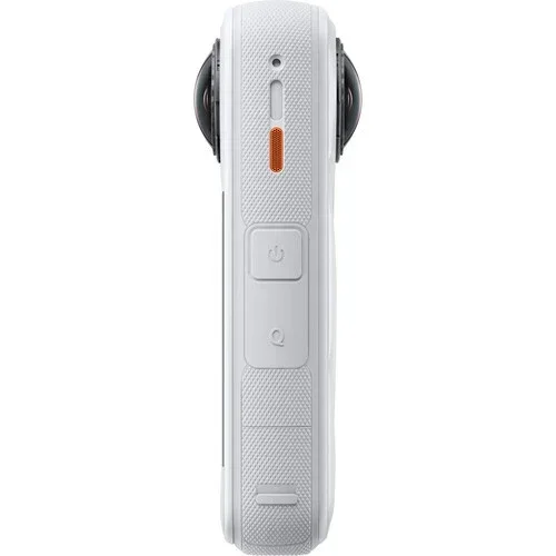 מצלמת אקסטרים Insta360 X5