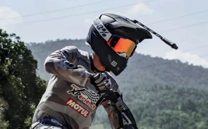 רכיבת אופנוע עם מצלמת אקסטרים אינסטה360